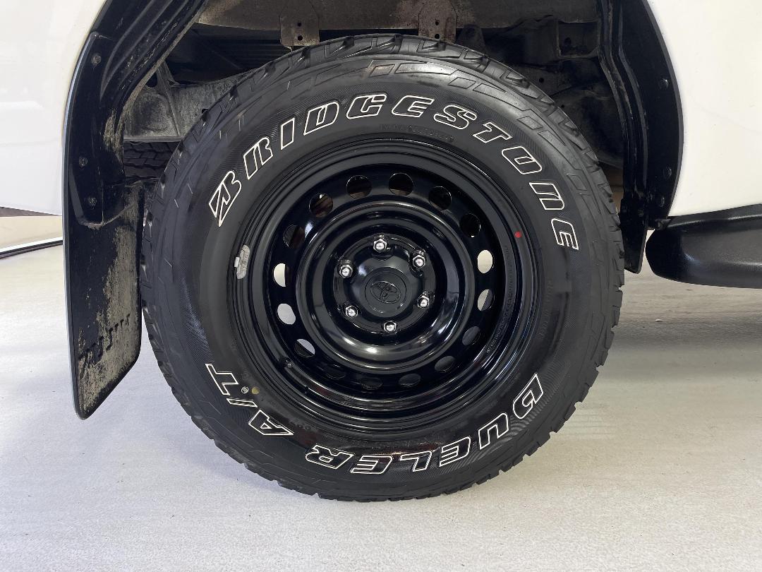 Photo '12' of Toyota Hilux