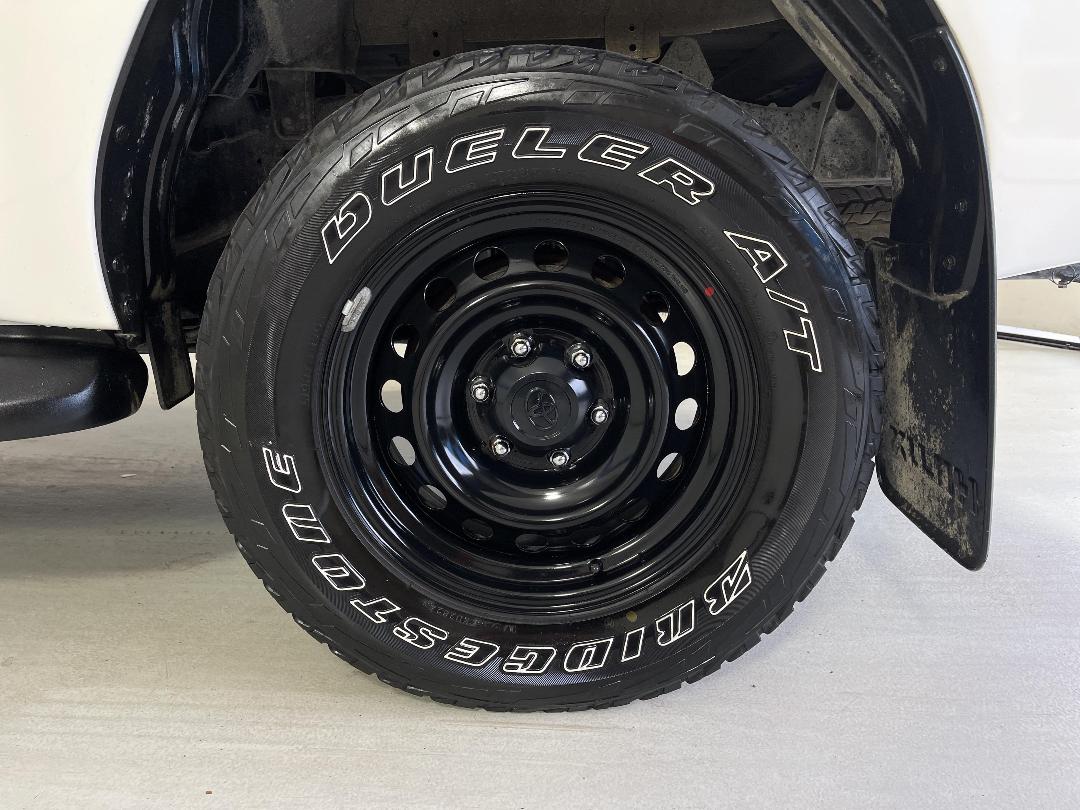 Photo '11' of Toyota Hilux