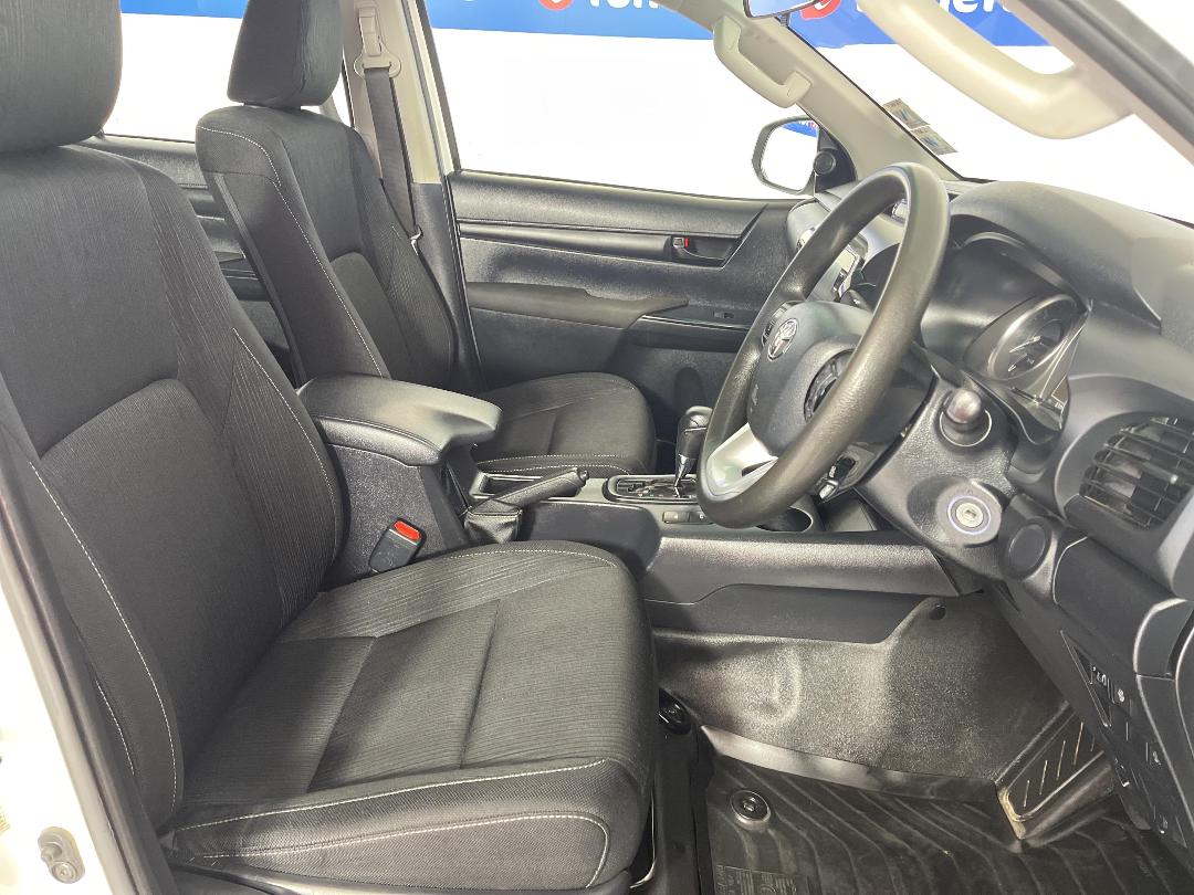 Photo '16' of Toyota Hilux