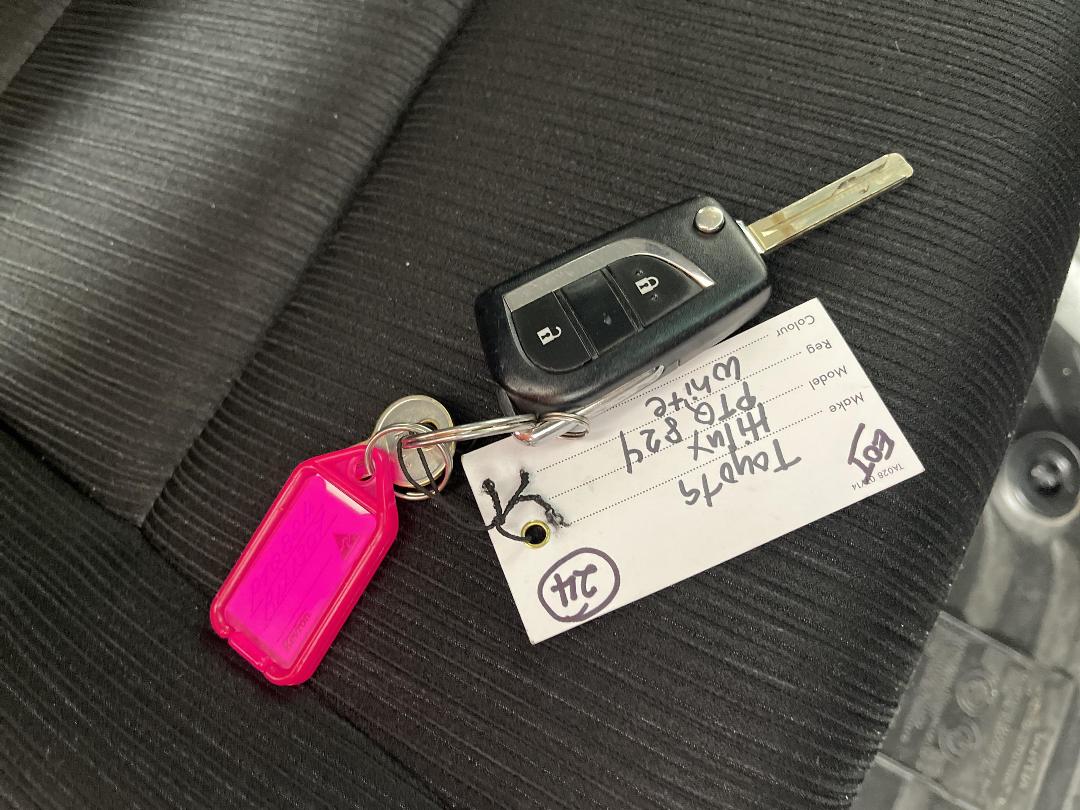 Photo '22' of Toyota Hilux