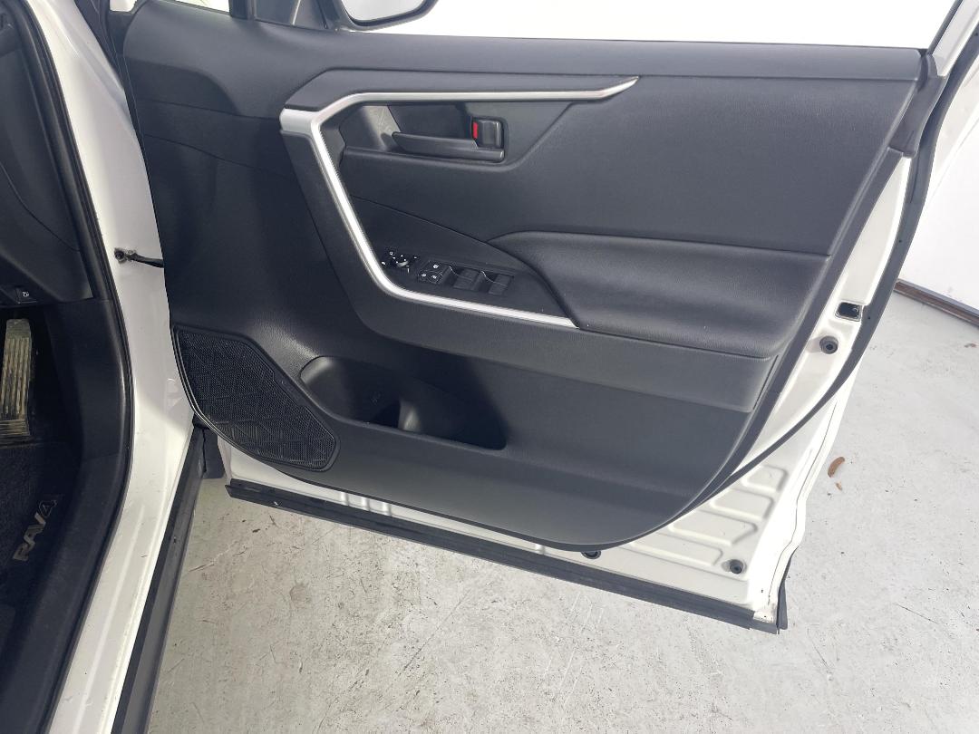 Photo '15' of Toyota Rav4