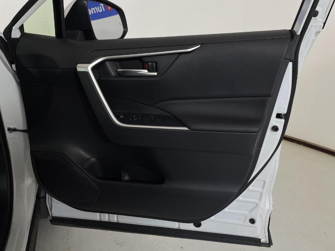 Photo '15' of Toyota Rav4