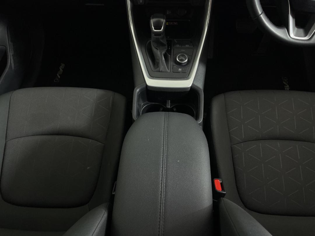 Photo '18' of Toyota Rav4