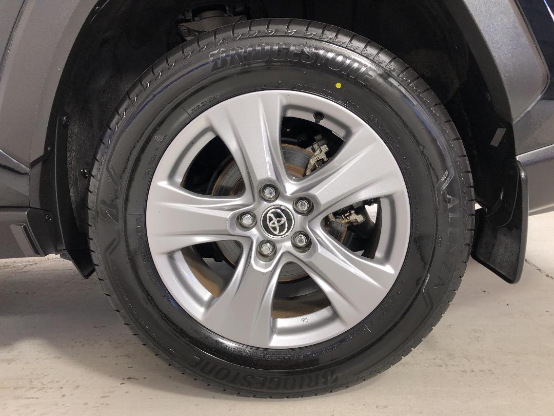 Photo '11' of Toyota Rav4