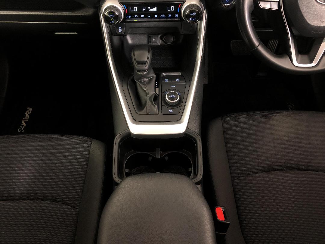 Photo '18' of Toyota Rav4