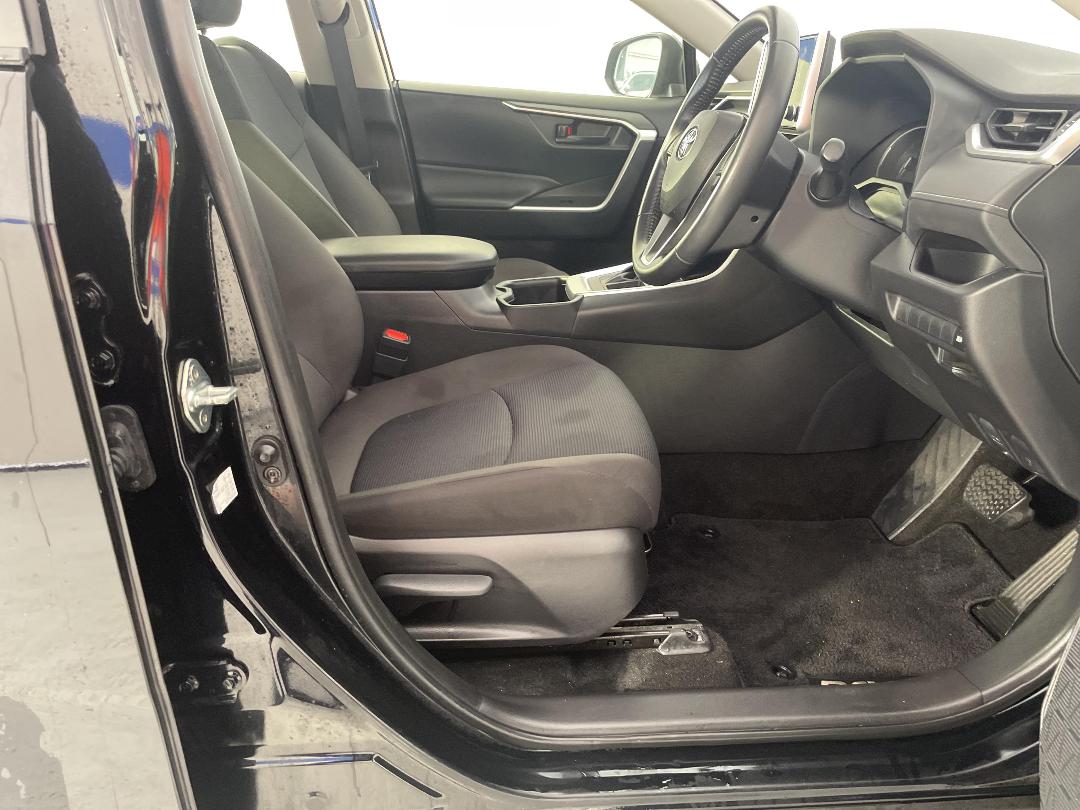 Photo '16' of Toyota Rav4