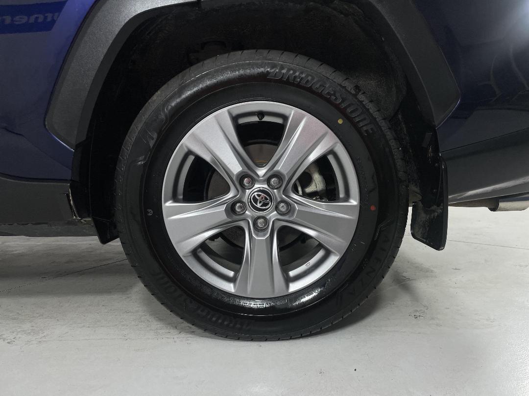 Photo '11' of Toyota Rav4