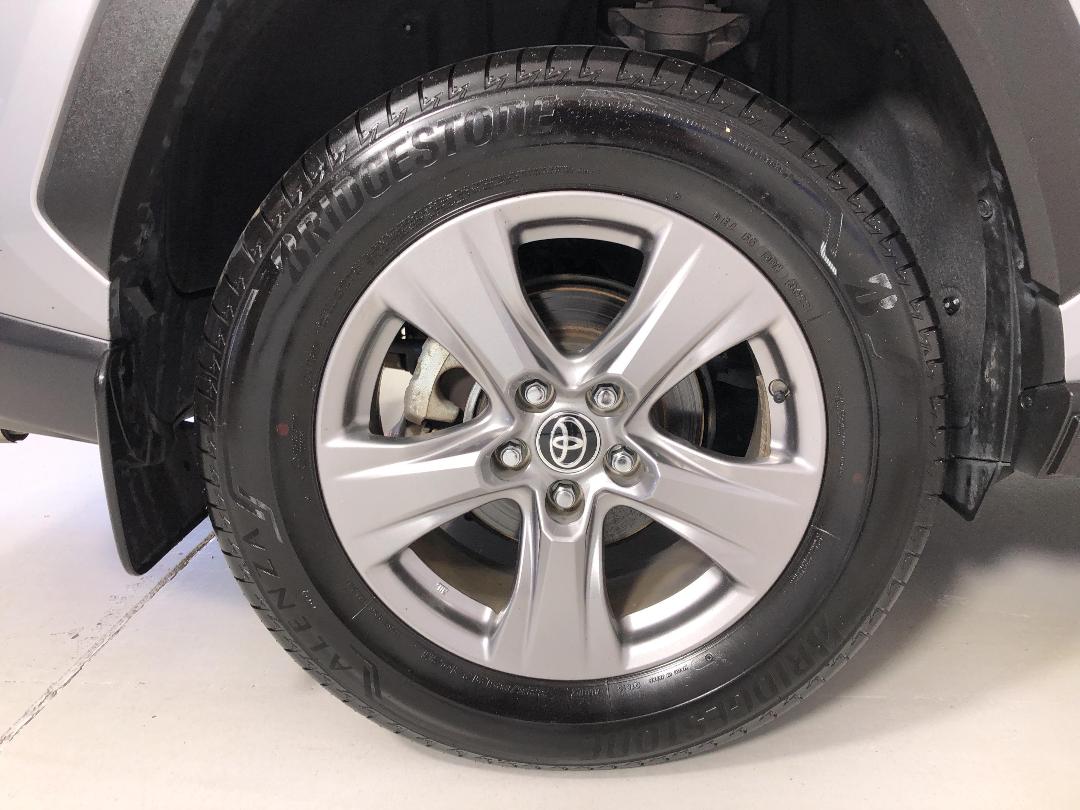 Photo '12' of Toyota Rav4