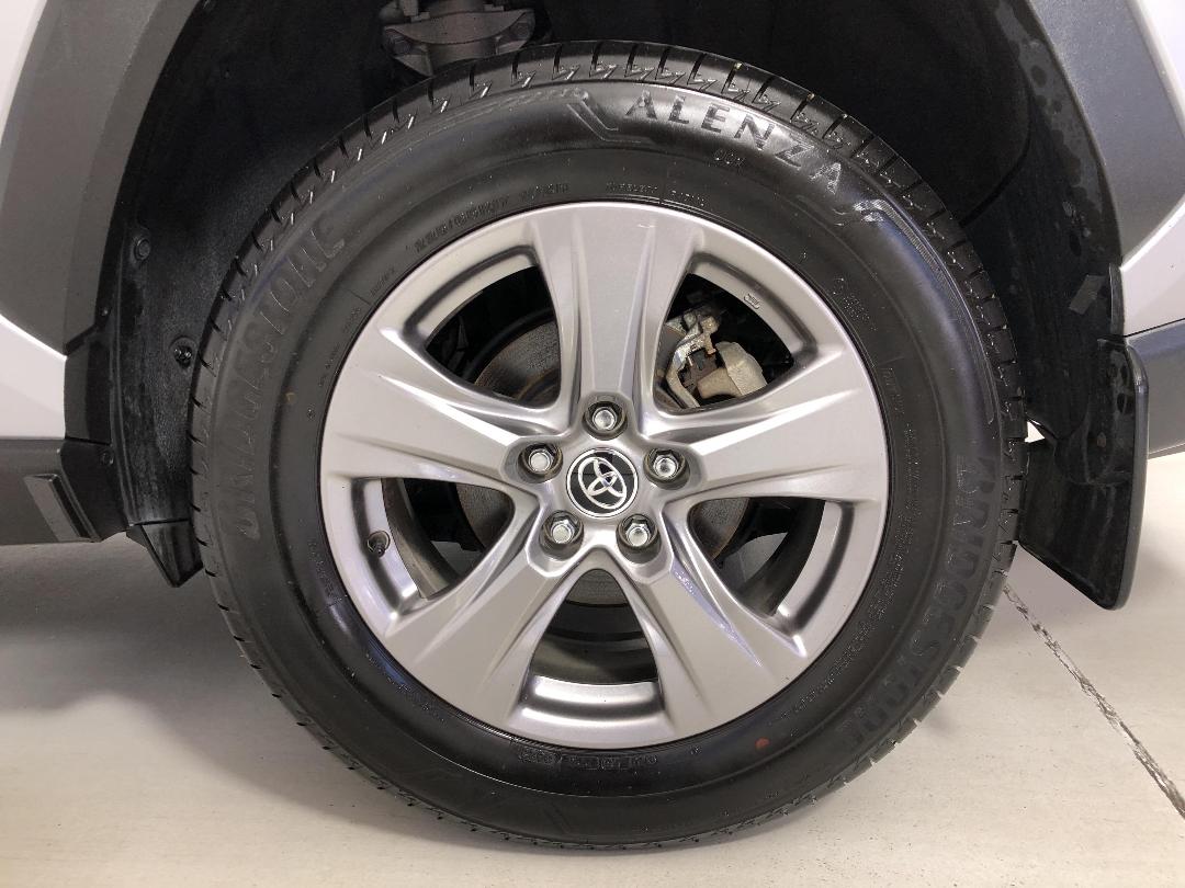 Photo '11' of Toyota Rav4