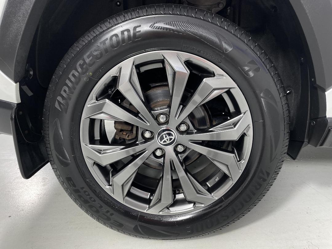 Photo '12' of Toyota Rav4