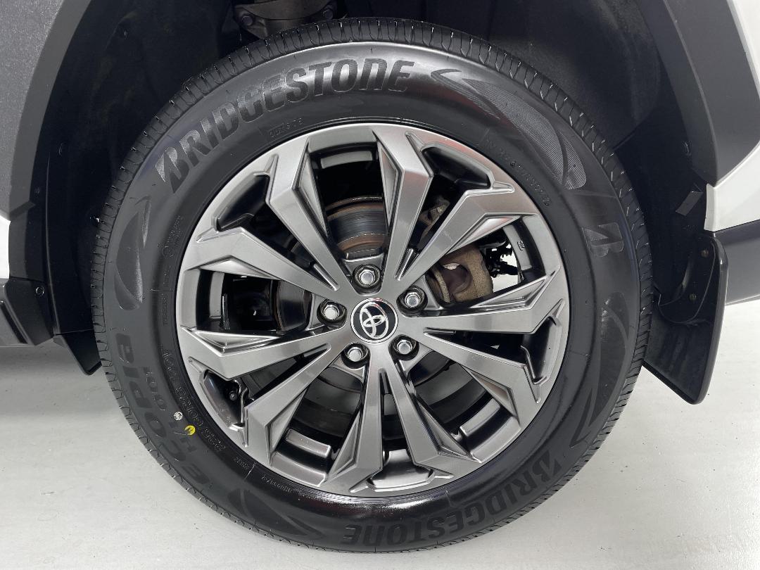 Photo '11' of Toyota Rav4