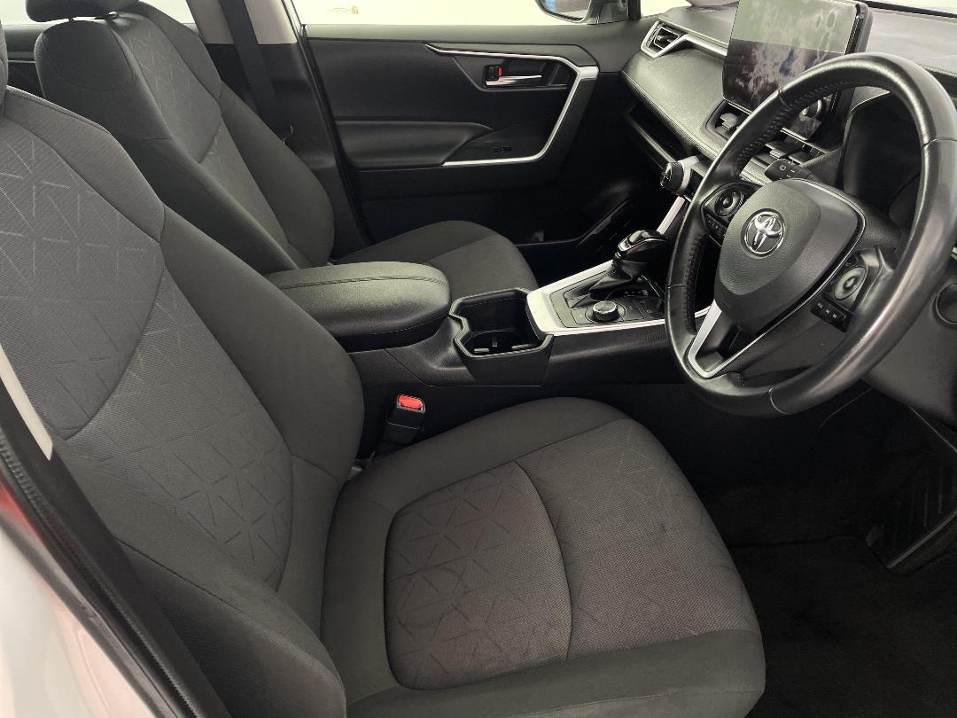 Photo '16' of Toyota Rav4