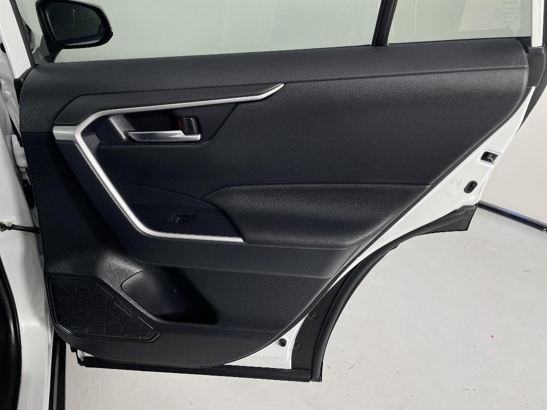 Photo '19' of Toyota Rav4