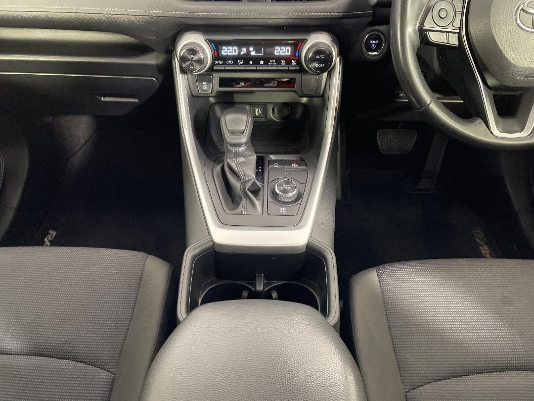 Photo '18' of Toyota Rav4