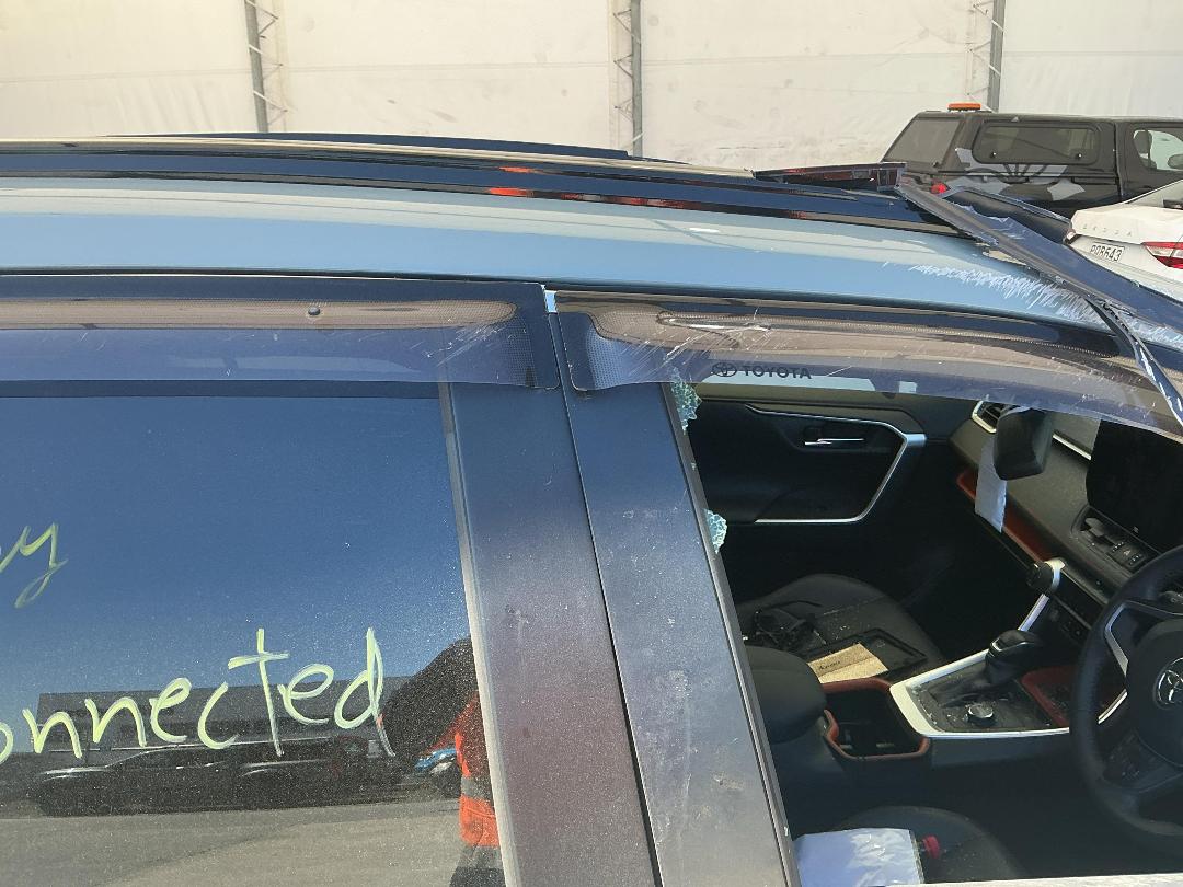 Photo '23' of Toyota Rav4 Adventure Photo '23' of Toyota Rav4 Adventure