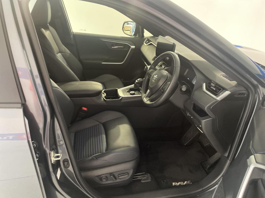 Photo '16' of Toyota Rav4 Photo '16' of Toyota Rav4