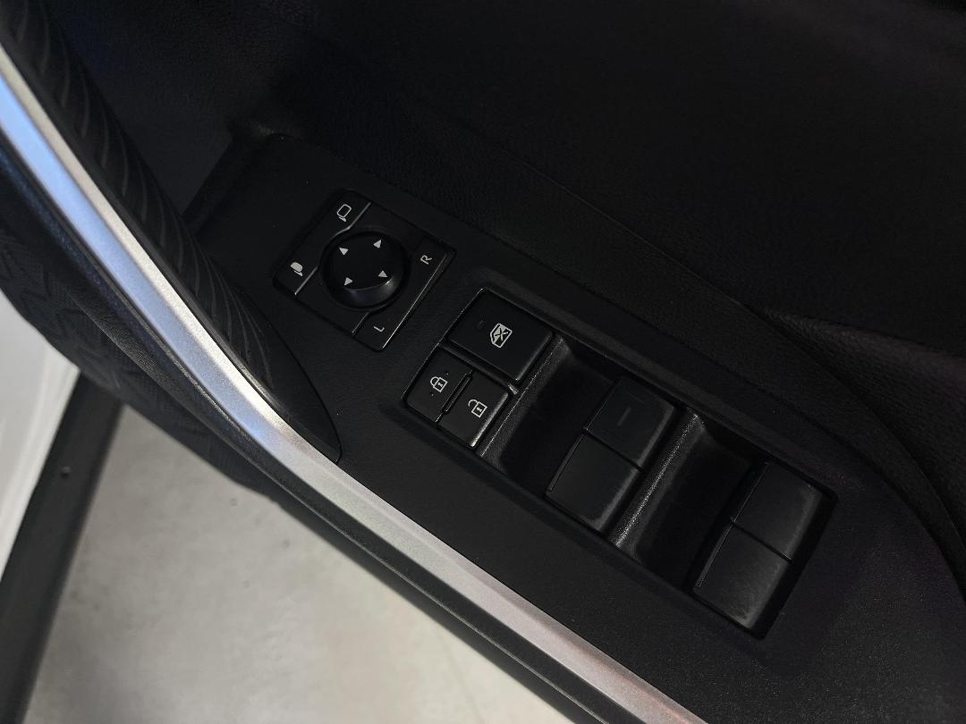 Photo '24' of Toyota Rav4 Photo '24' of Toyota Rav4