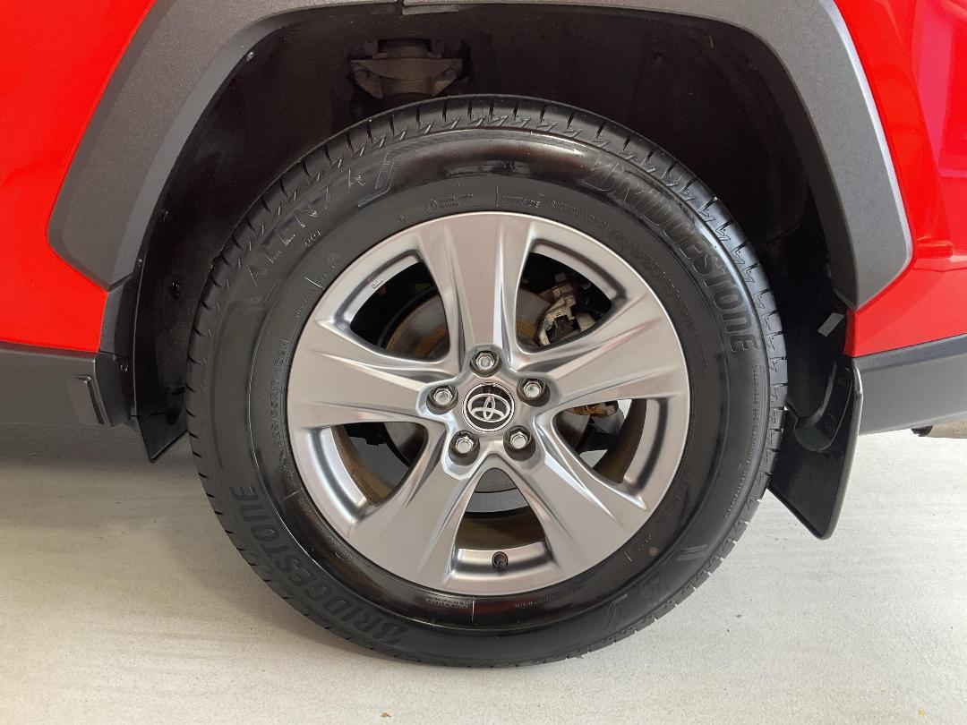 Photo '11' of Toyota Rav4