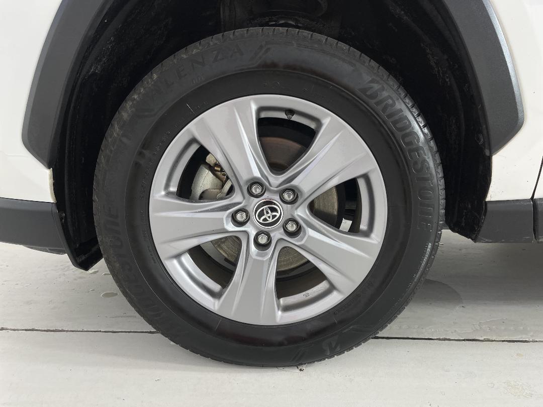 Photo '10' of Toyota Rav4