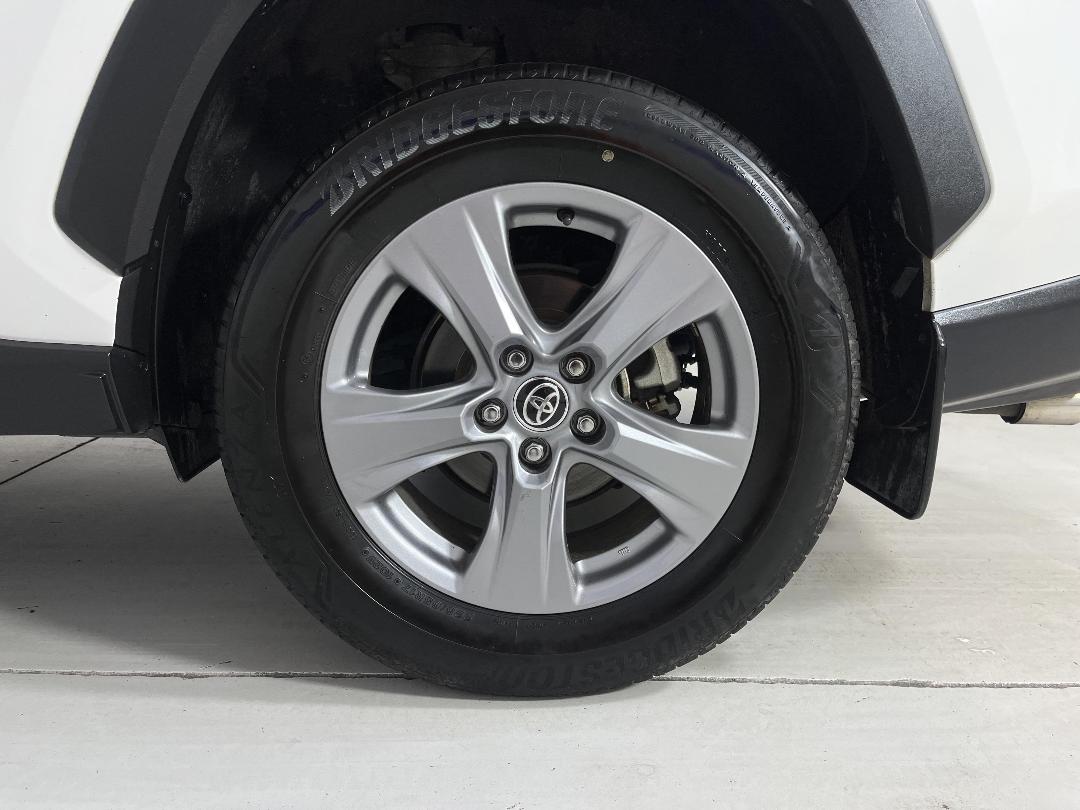 Photo '11' of Toyota Rav4