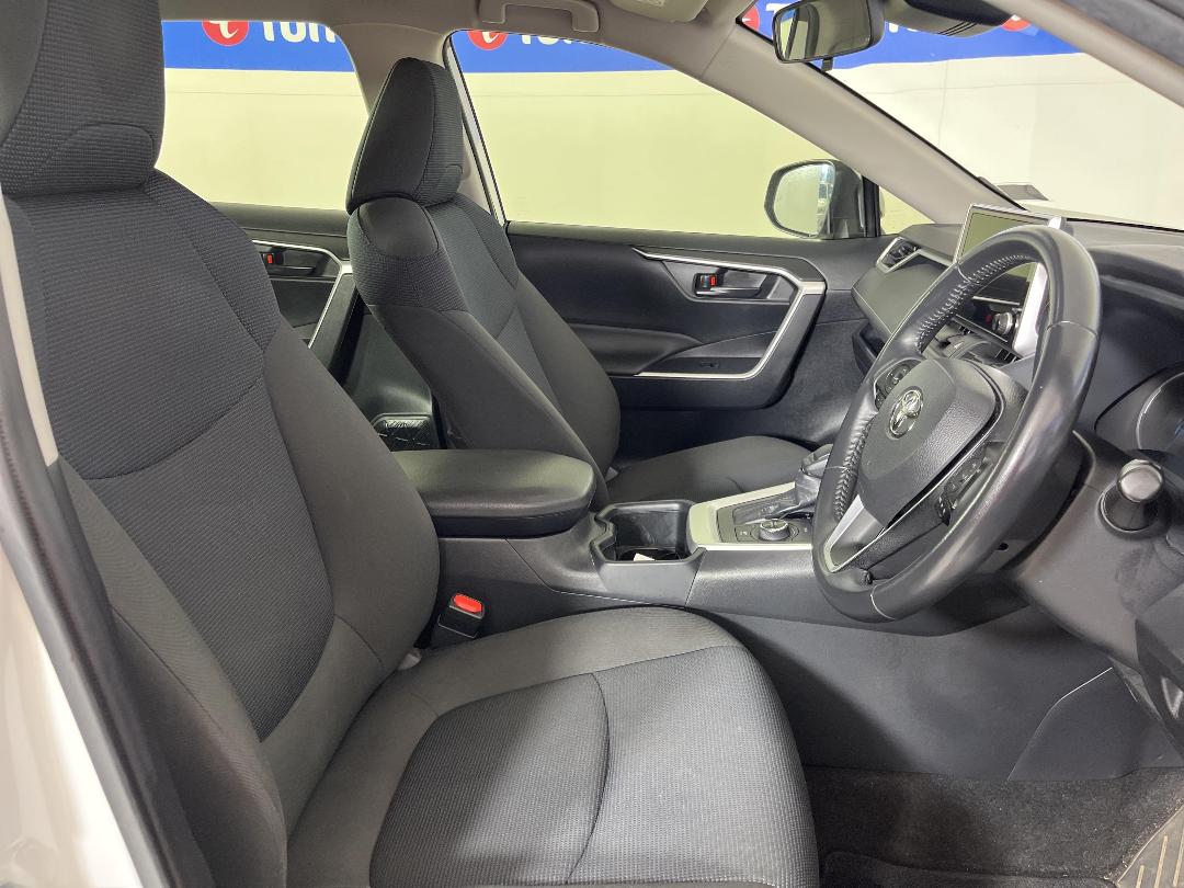 Photo '16' of Toyota Rav4