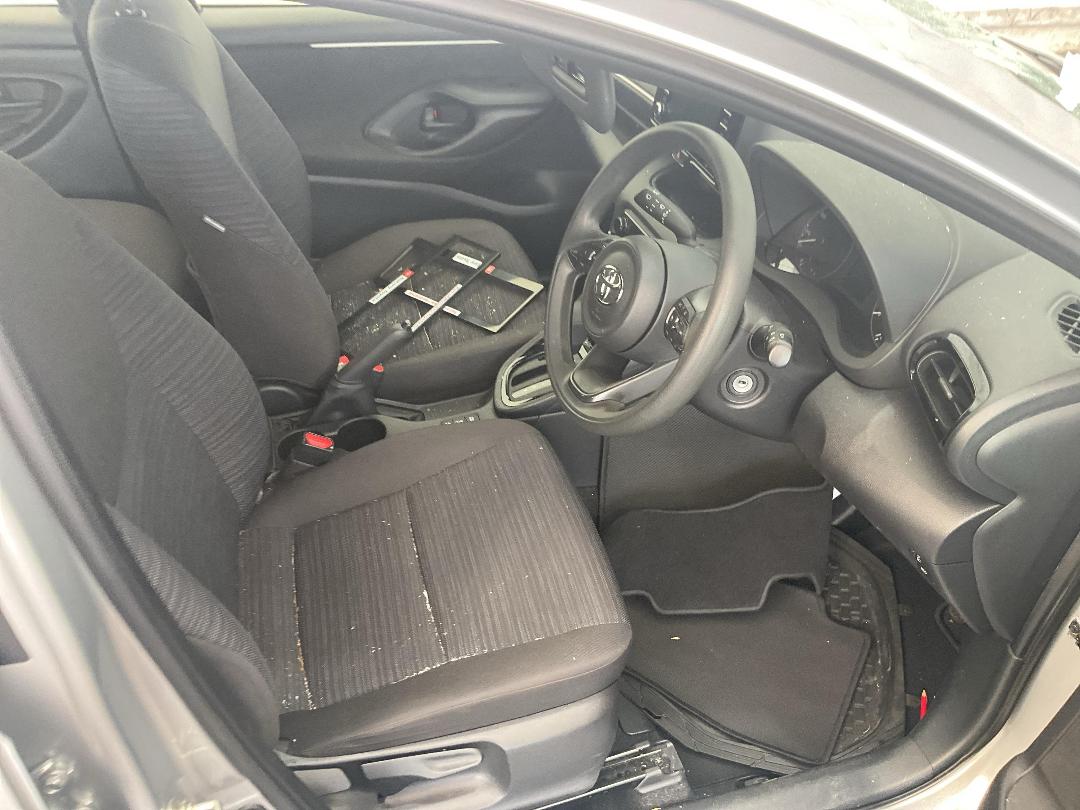 Photo '20' of Toyota Yaris GX