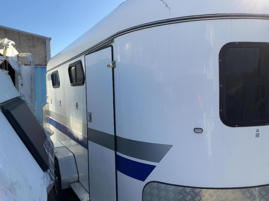 Photo '6' of Trailer Elite Float 9470 Horse Float - Tandem