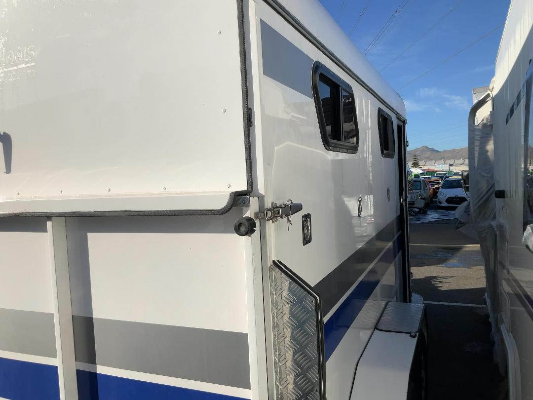 Photo '7' of Trailer Elite Float 9470 Horse Float - Tandem