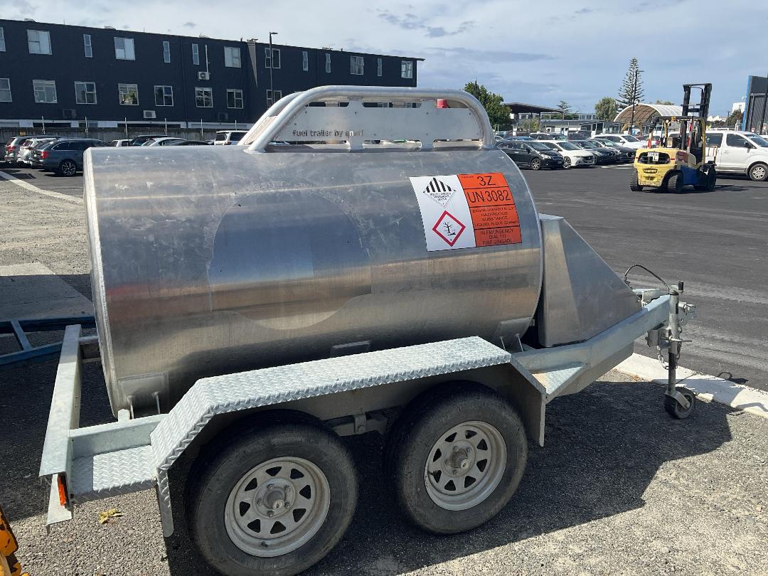 Photo '10' of TRAILER ENSOL TANKER Tanker - Tandem Photo '10' of TRAILER ENSOL TANKER Tanker - Tandem