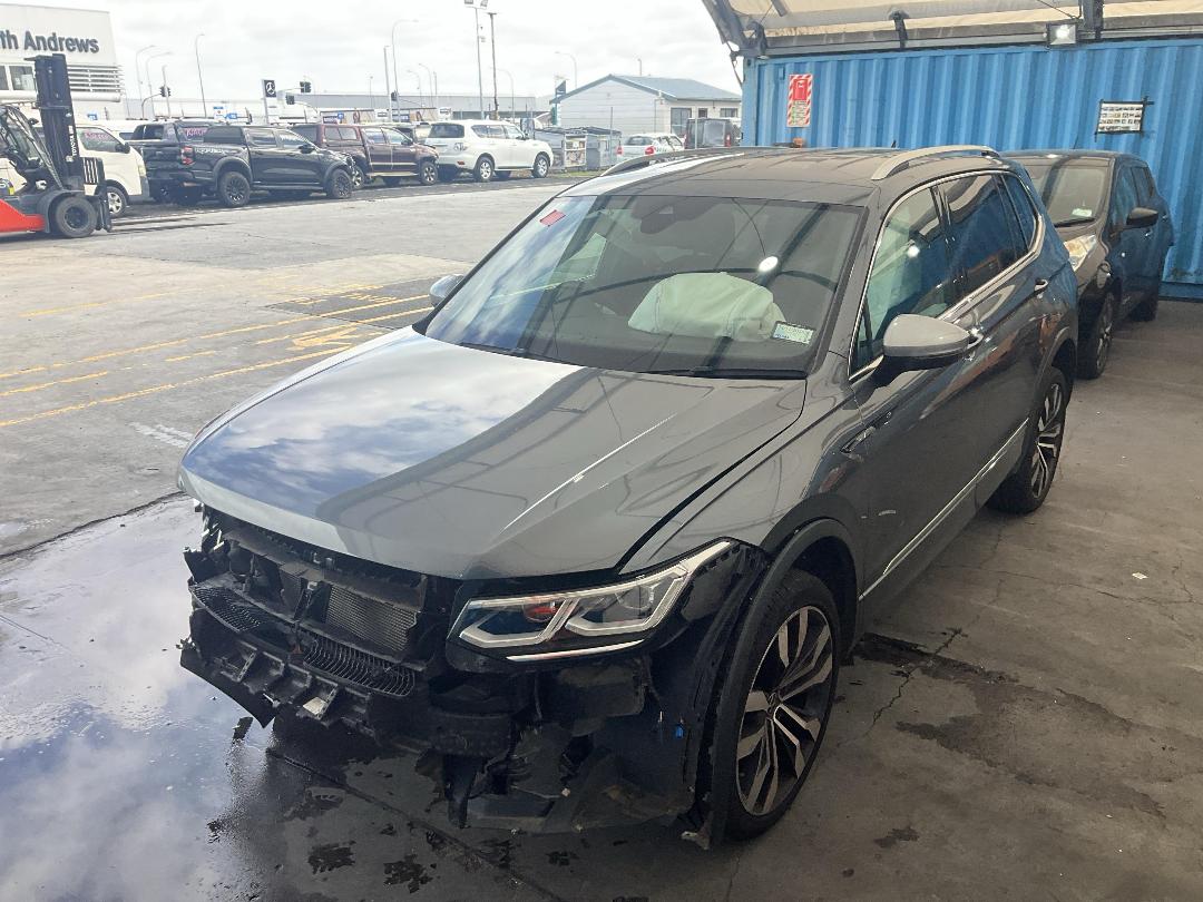 Photo '6' of Volkswagen Tiguan Allspace R-Line AWD