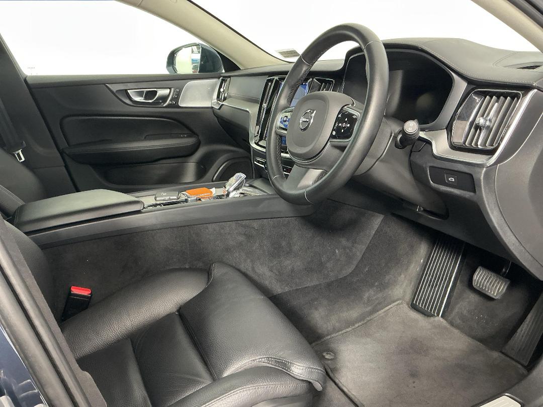 Photo '16' of Volvo V60 Cross Country Photo '16' of Volvo V60 Cross Country