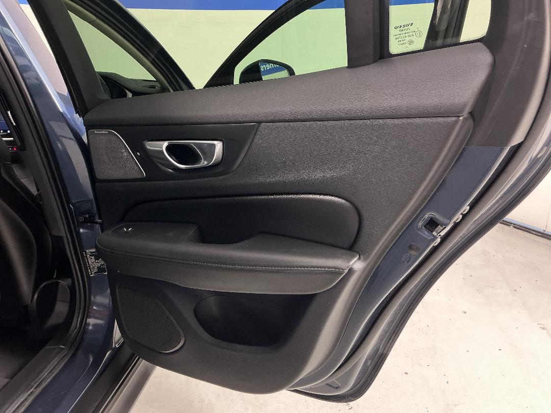 Photo '19' of Volvo V60 Cross Country Photo '19' of Volvo V60 Cross Country