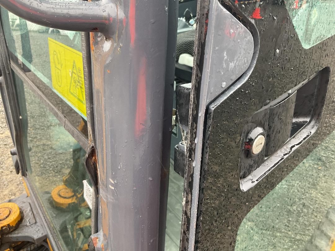 Photo '22' of XCMG YZ27EXA-GJ Excavator