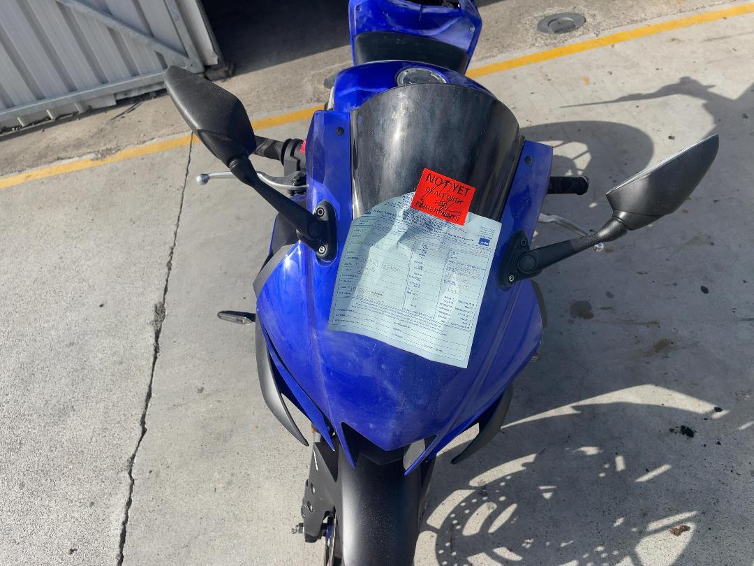 Photo '17' of Yamaha YZF-R3A N Photo '17' of Yamaha YZF-R3A N