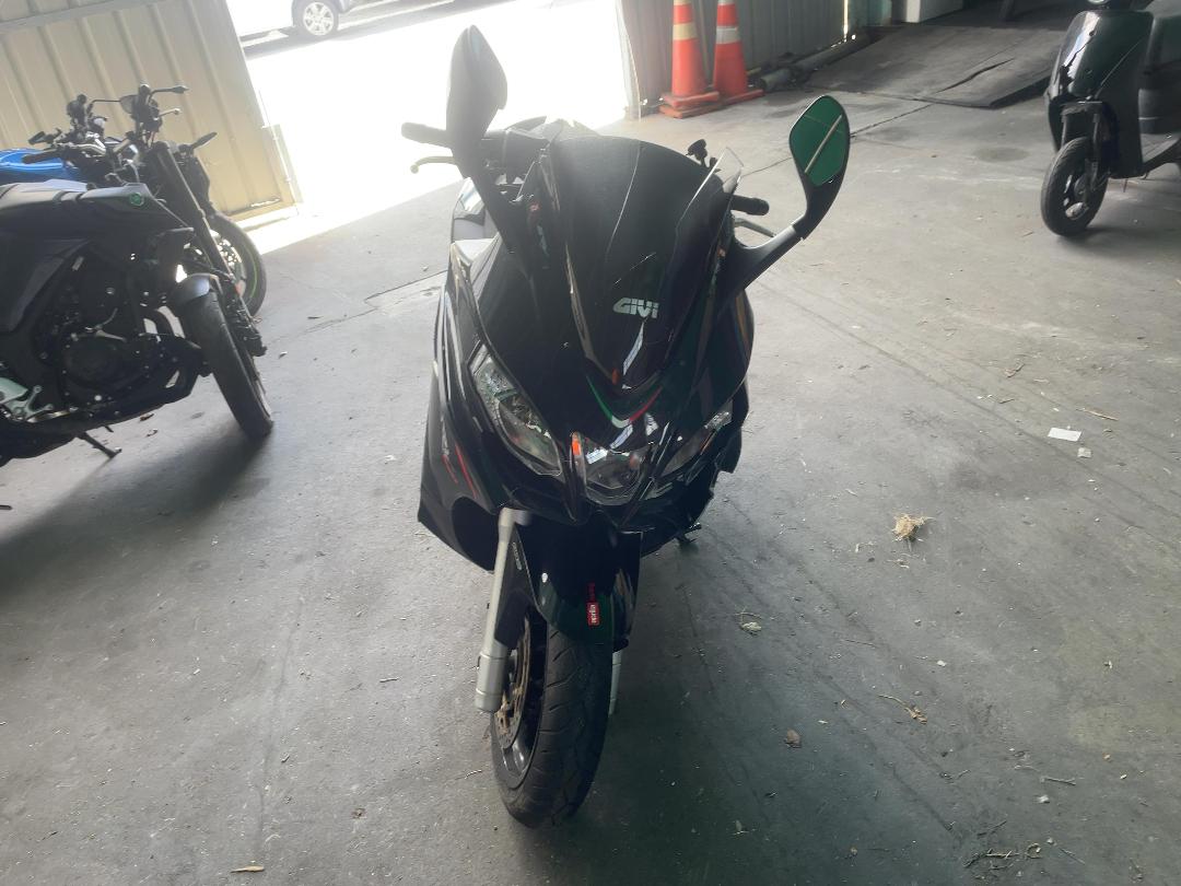 Photo '3' of Aprilia SRV 850 ABS