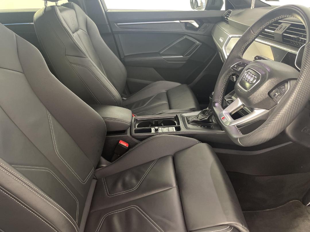 Photo '16' of Audi Q3