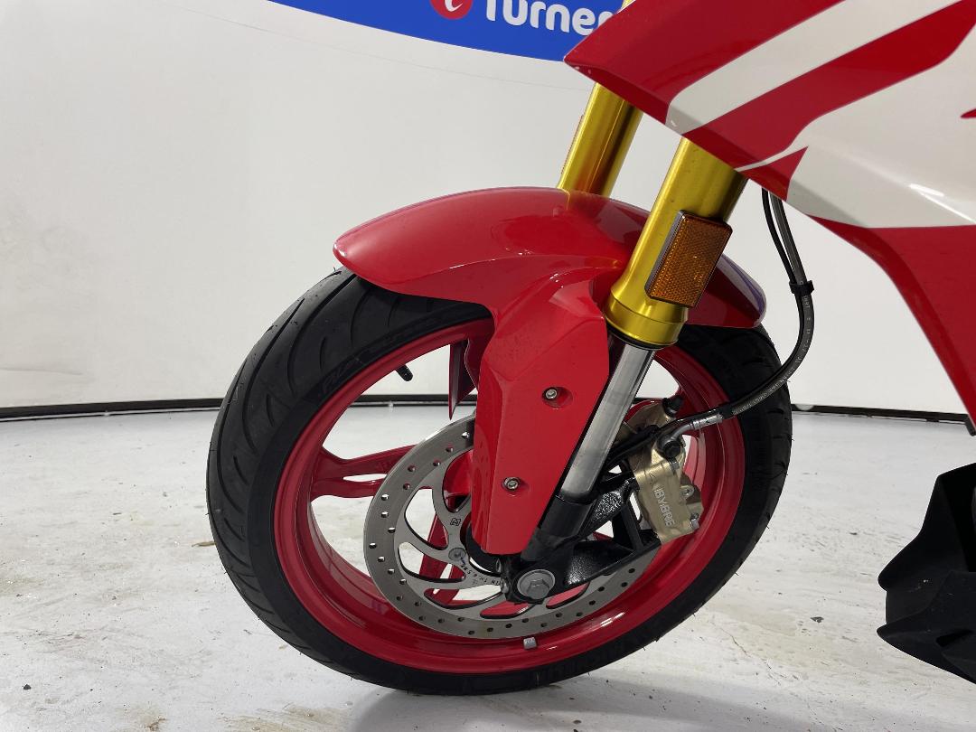 Photo '11' of BMW G310 R Photo '11' of BMW G310 R