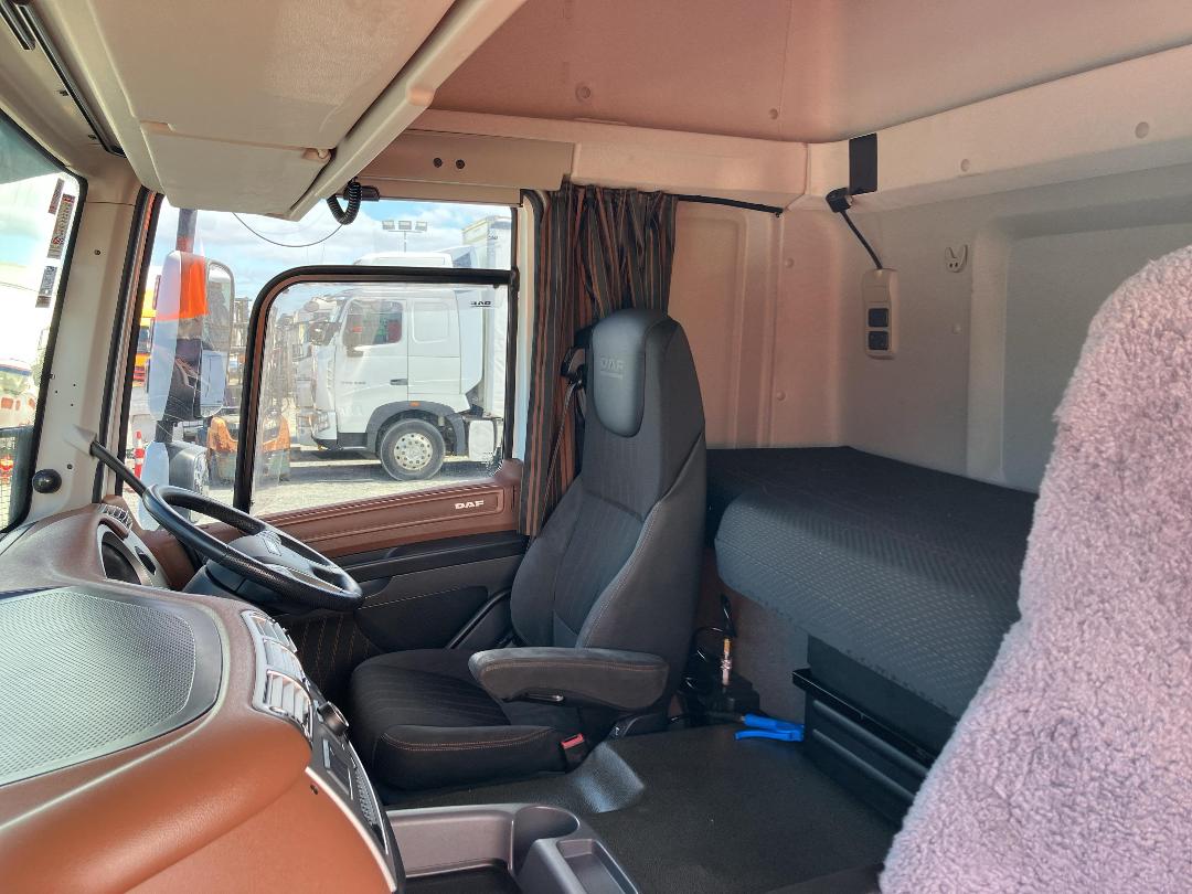 Photo '32' of DAF CF 530 Curtainsider