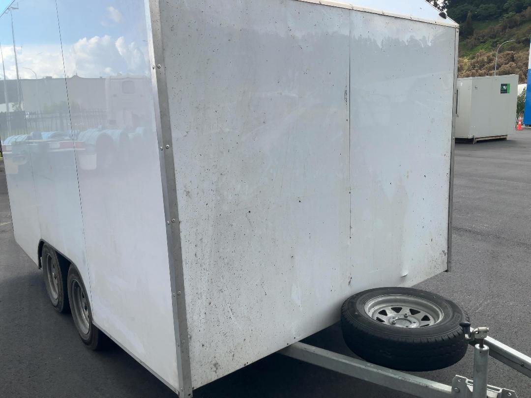 Photo '13' of Fineline Trailer Box Body - Tandem