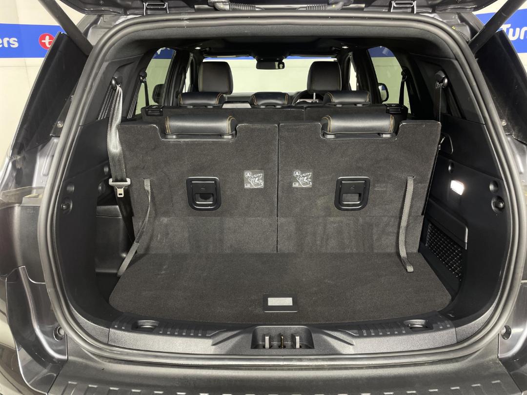 Photo '14' of Ford Everest