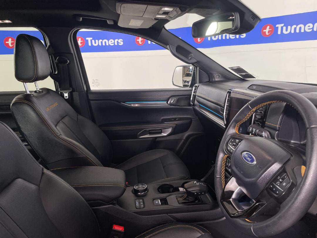 Photo '16' of Ford Everest