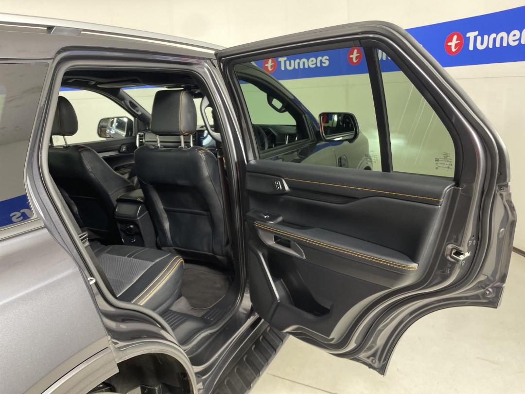 Photo '19' of Ford Everest