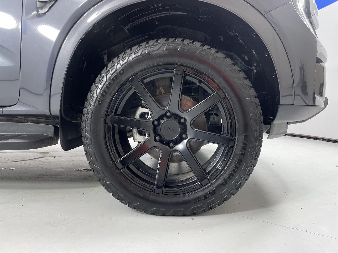 Photo '9' of Ford Everest