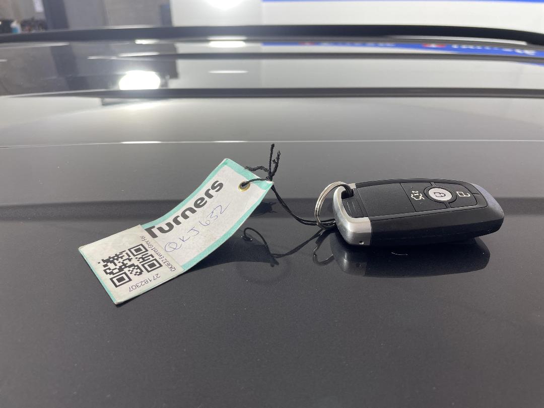 Photo '22' of Ford Everest