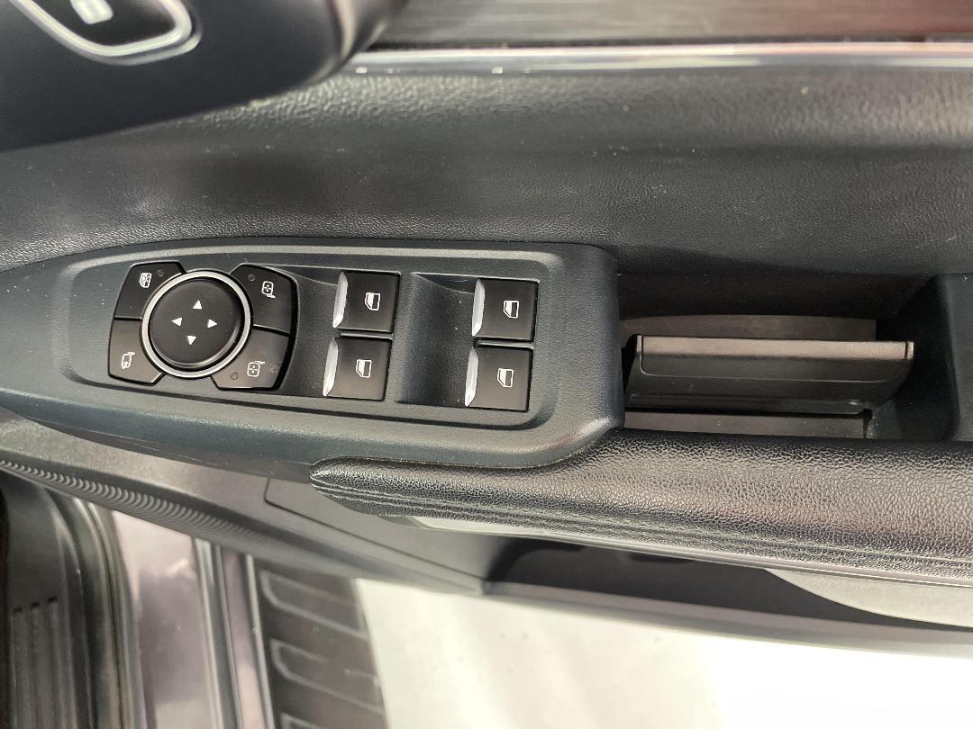 Photo '23' of Ford Everest