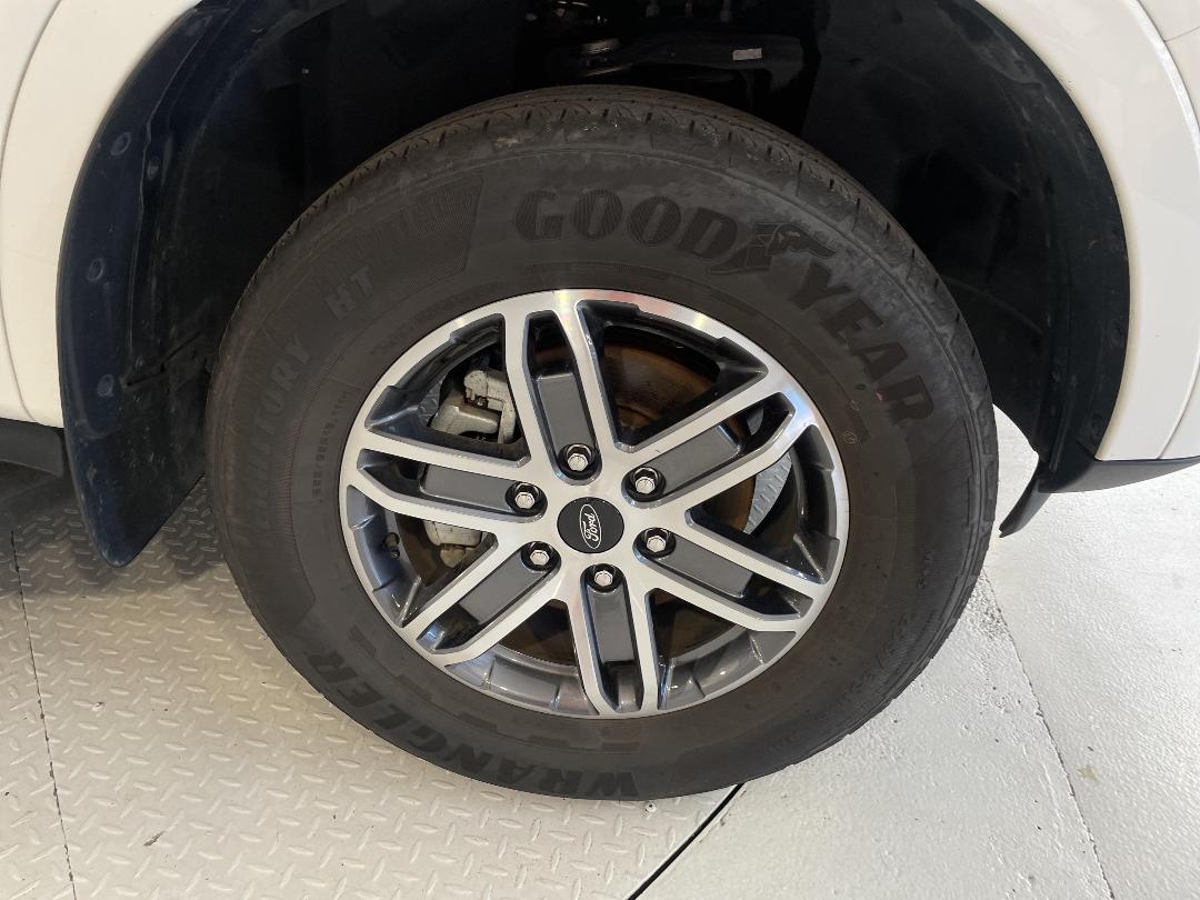 Photo '9' of Ford Everest Photo '9' of Ford Everest