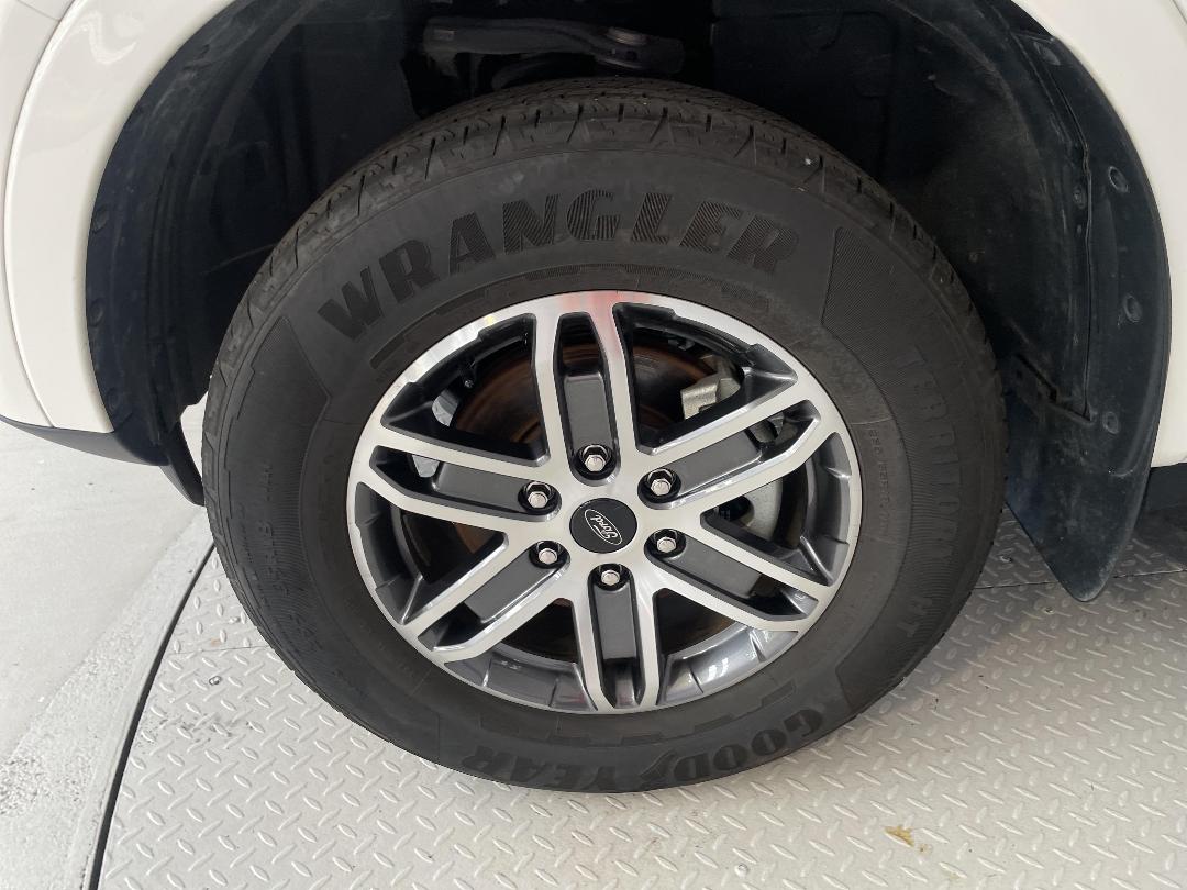 Photo '10' of Ford Everest Photo '10' of Ford Everest