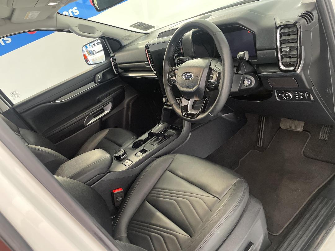 Photo '16' of Ford Everest Photo '16' of Ford Everest