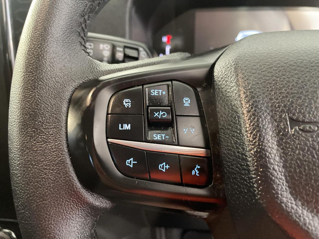 Photo '26' of Ford Everest Photo '26' of Ford Everest