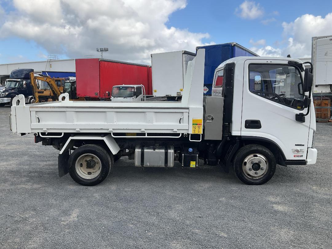 Photo '4' of Foton Aumark BJ1065LT5995 Tipper